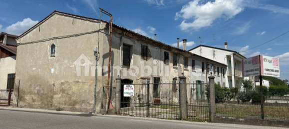 3 bedrooms House in Cerea, Italy No. 277274 6