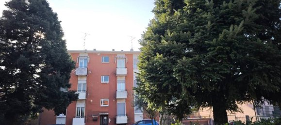 3 rooms Apartment in Lonate Pozzolo, Italy No. 32746 18