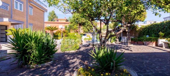 Apartamento de 3 dormitorios en Rome, Italy No. 330909 18