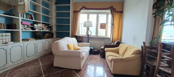 5 rooms Apartment in Rome, Italy No. 11171 2