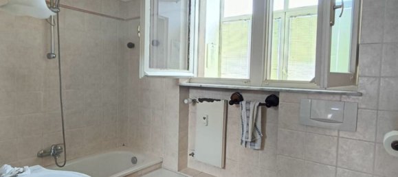 5 rooms Apartment in Rome, Italy No. 11171 16