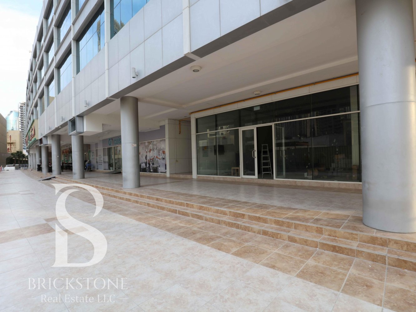 Laden in Business Bay, UAE 445.4m², Nr. 15143