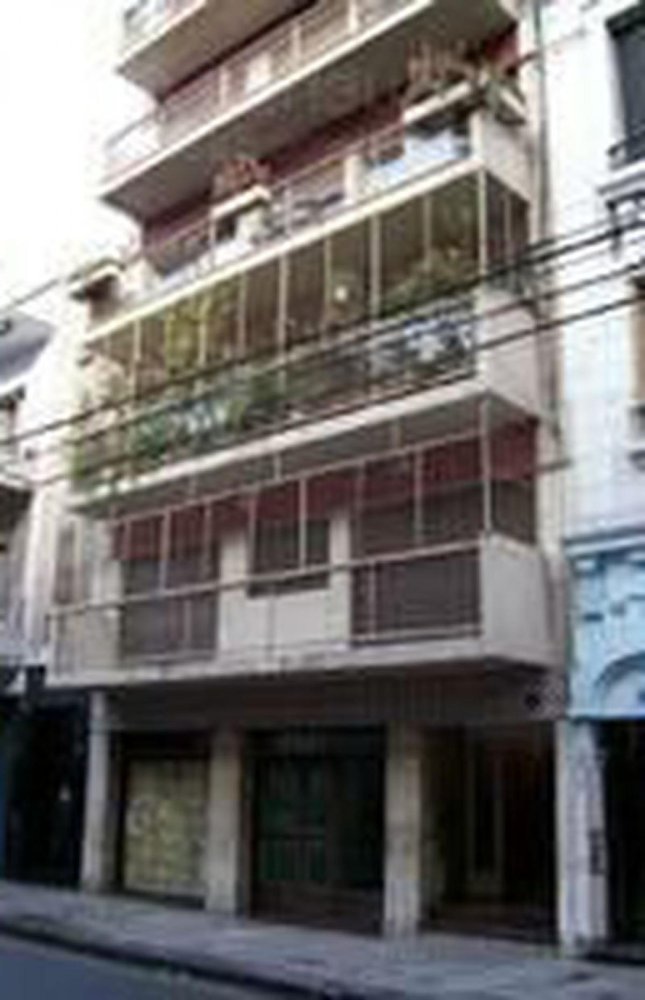 Apartamento de 3 dormitorios en Buenos Aires, Argentina No. 92285