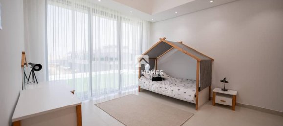 3 bedrooms Villa in Sharjah, UAE No. 19975 4