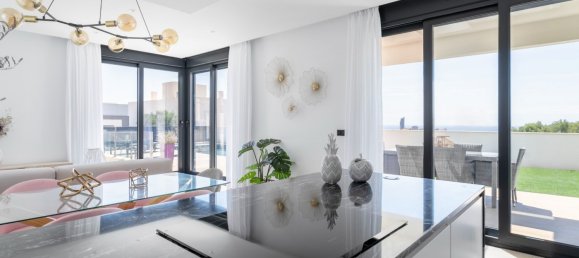 3 bedrooms Villa in Golf Bahia, Spain No. 9159 10