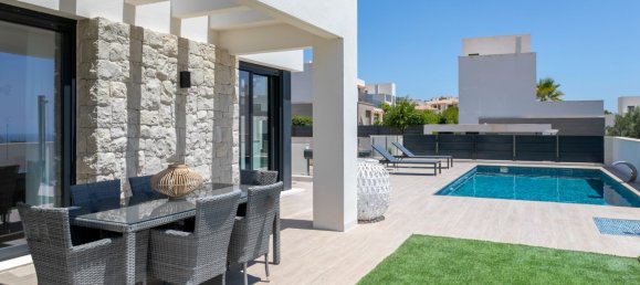 3 bedrooms Villa in Golf Bahia, Spain No. 9159 2