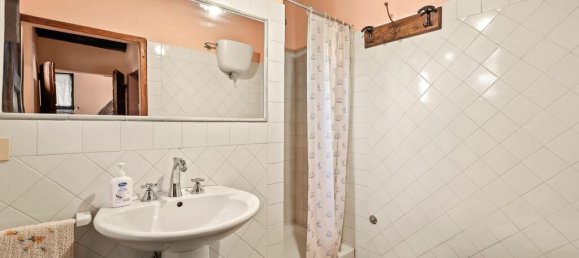 Casa de 4 dormitorios en Cortona, Italy No. 53535 27