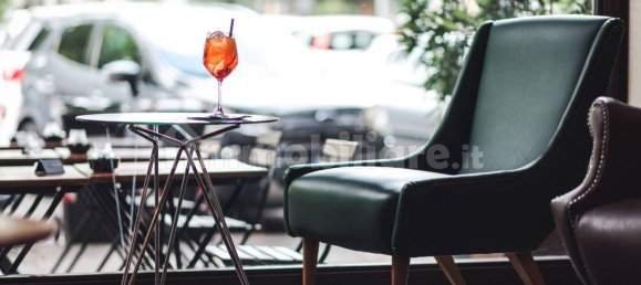 2 rooms Commercial property in Rome, Italy No. 311799 9