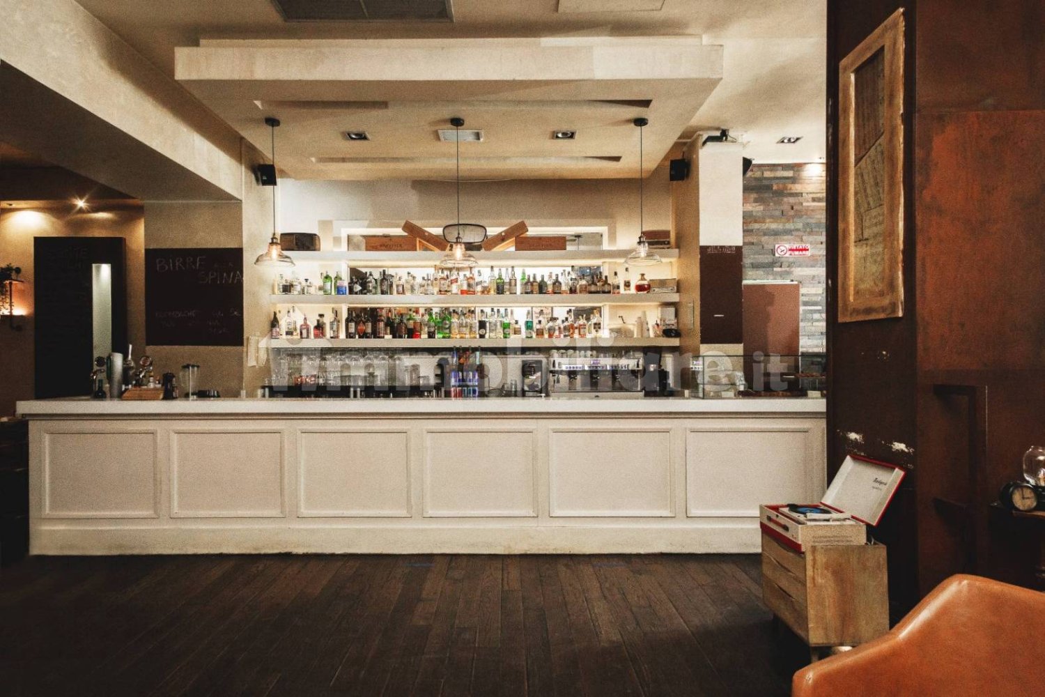 2 rooms Commercial property in Rome, Italy No. 311799