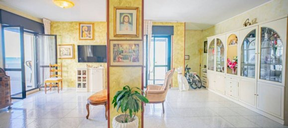 4 rooms Apartment in Bari, Italy No. 28735 13