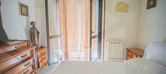 4 rooms Apartment in Bari, Italy No. 28735 4