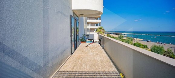 4 rooms Apartment in Bari, Italy No. 28735 11