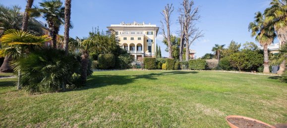 9 rooms Apartment in Genoa, Italy No. 180900 37