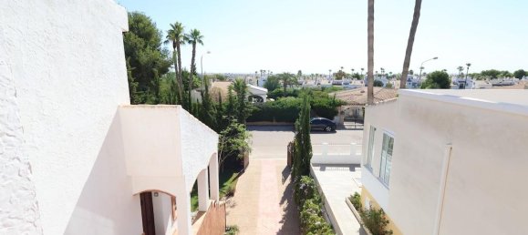 4 Schlafzimmer Wohnung in Villamartin, Spain, Nr. 365617 11