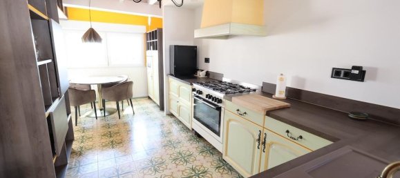4 Schlafzimmer Wohnung in Villamartin, Spain, Nr. 365617 22