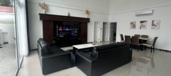 4 bedrooms Villa in Pattaya, Thailand No. 21477 3