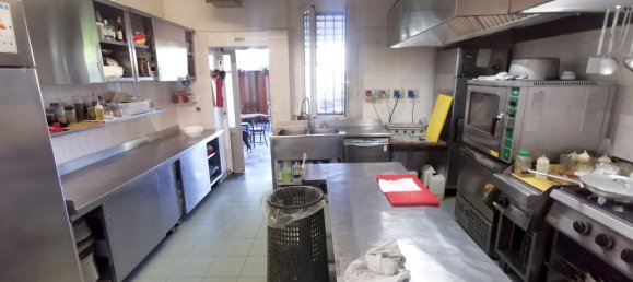 Коммерческая недвижимость с 5 комнатами в Монтодине, Италия № 92683 7