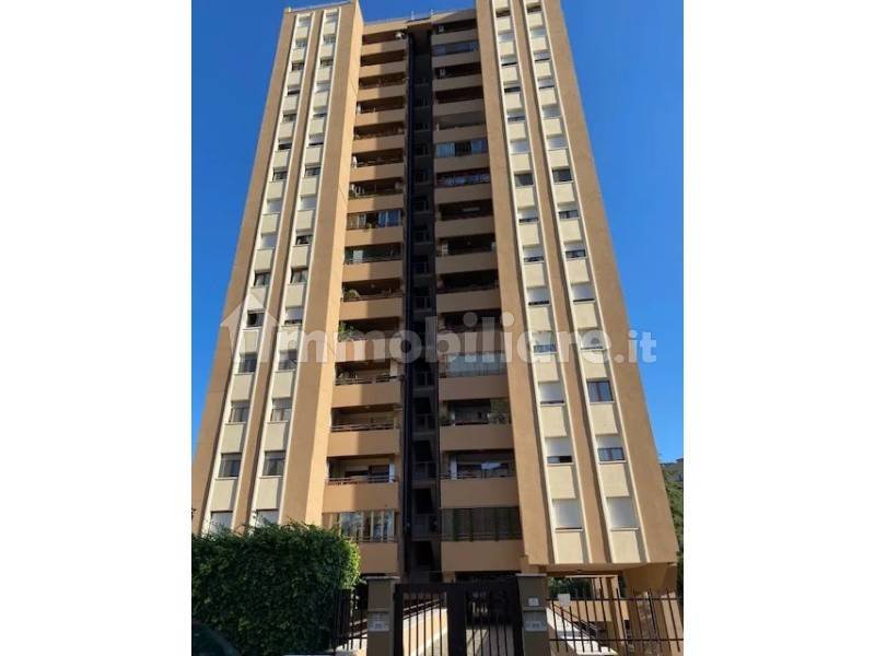 4 bedrooms Apartment in Rome, Italy No. 44143