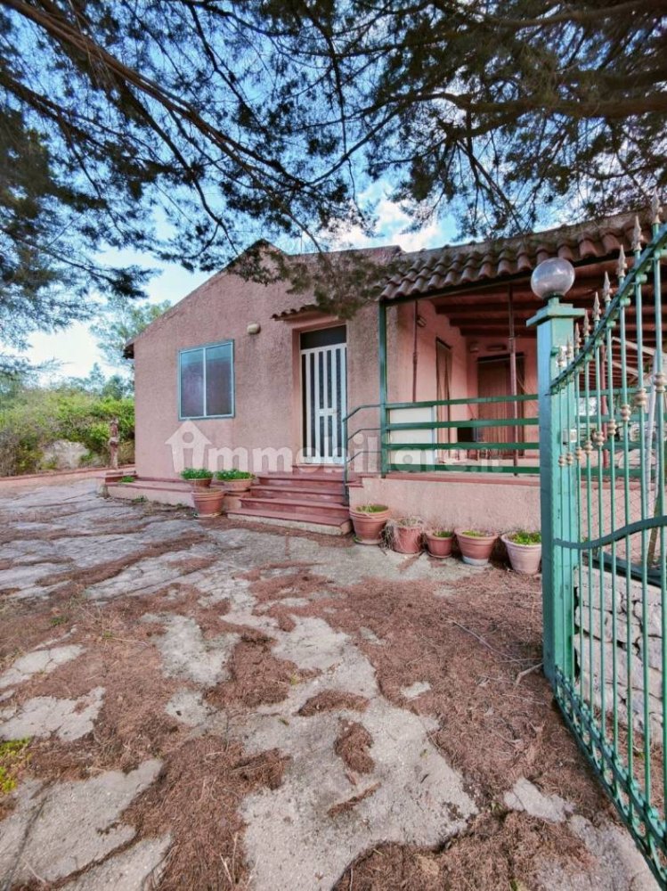 Вилла с 4 спальнями в Ното, Италия № 178965