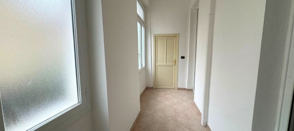 4-salle Appartement à Ventimiglia, Italy No. 199225 2