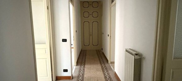 4-salle Appartement à Ventimiglia, Italy No. 199225 5