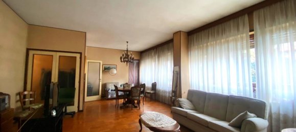 5 rooms Apartment in Turin, Italy No. 53274 20