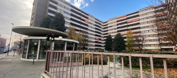 5 rooms Apartment in Turin, Italy No. 53274 9