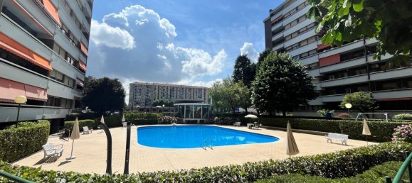 5 rooms Apartment in Turin, Italy No. 53274 2