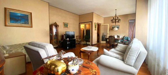 5 rooms Apartment in Turin, Italy No. 53274 16