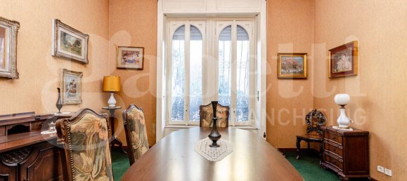 5 bedrooms Villa in Milan, Italy No. 314110 8