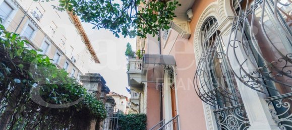 5 bedrooms Villa in Milan, Italy No. 314110 7