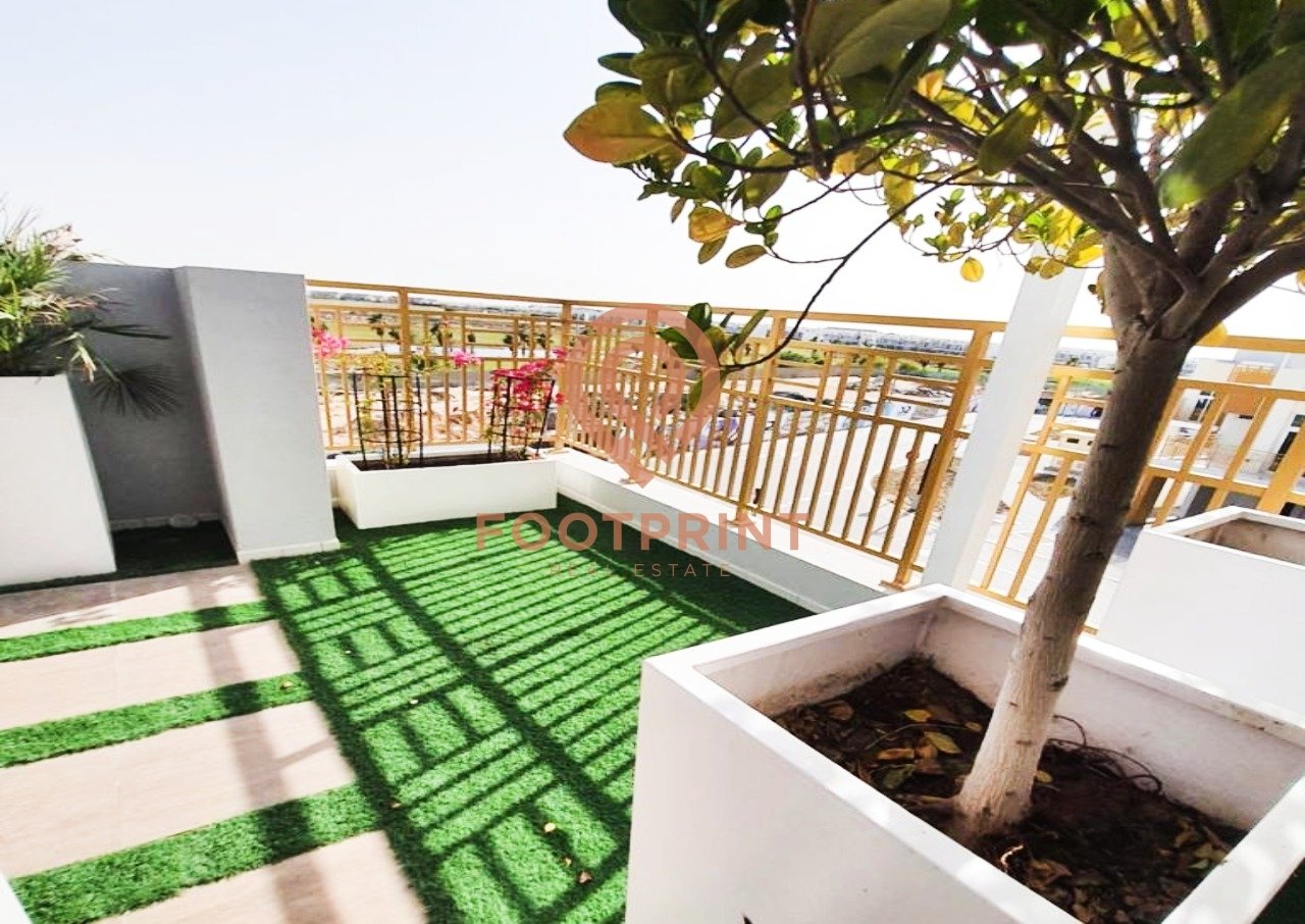 Moradia em banda T3 em Dubai, UAE N.º 24289