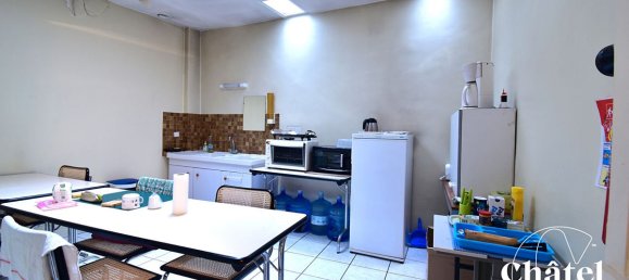 484m² Office in Senlis, France No. 81150 6