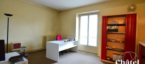 484m² Office in Senlis, France No. 81150 10