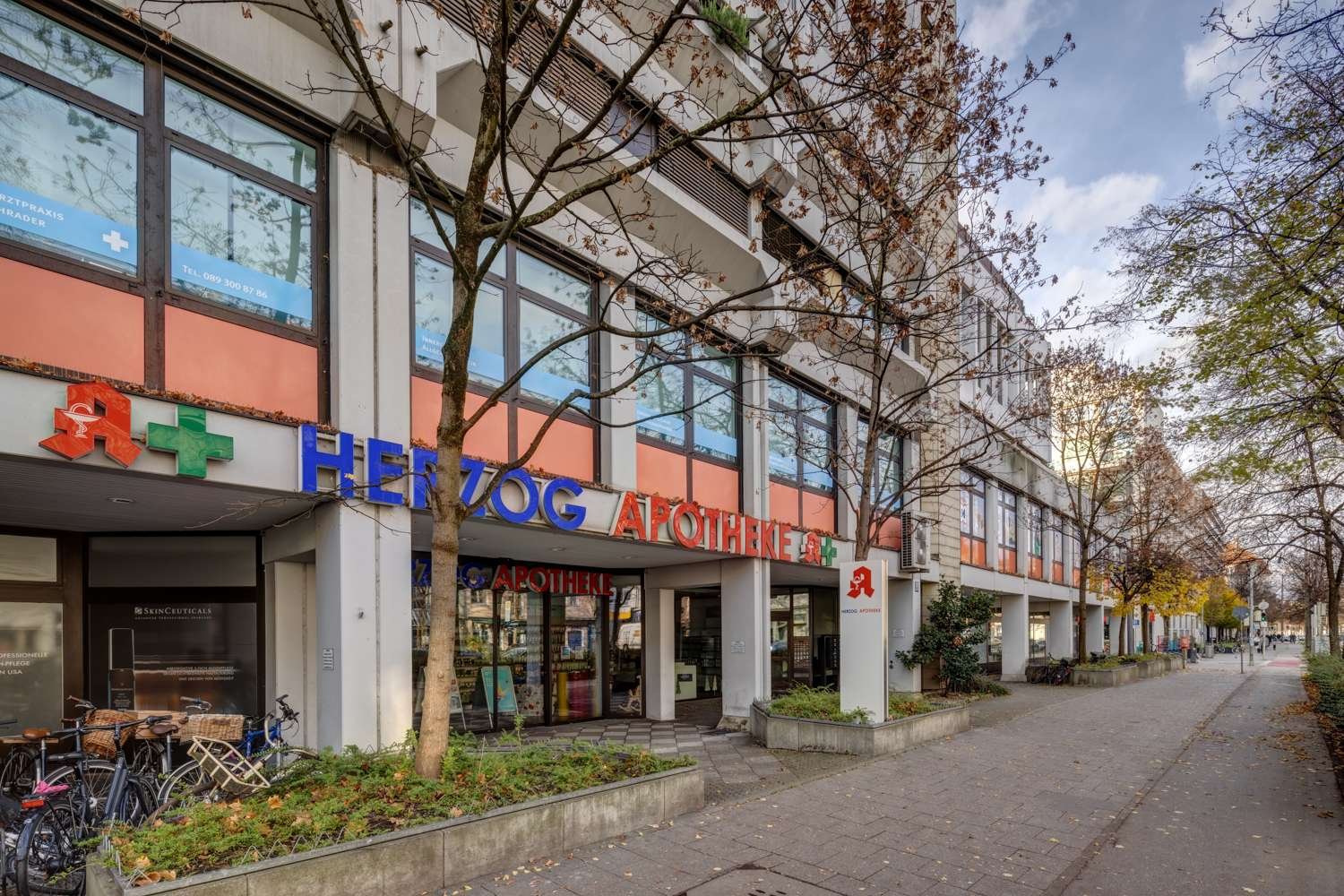 223m² Building in Munich, Germany No. 171559