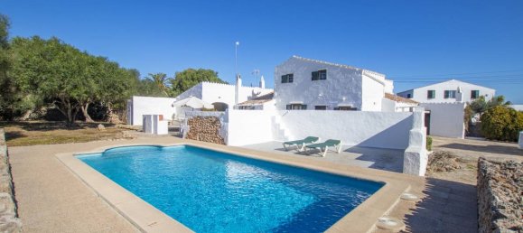 Villa de 4 dormitorios en Mahon, Spain No. 3748 2