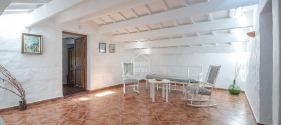 Villa de 4 dormitorios en Mahon, Spain No. 3748 10