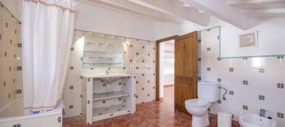 Villa de 4 dormitorios en Mahon, Spain No. 3748 12