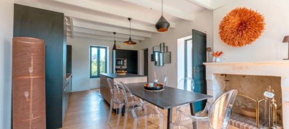  Castillos de 4 dormitorios en Jarnac, France No. 303030 2