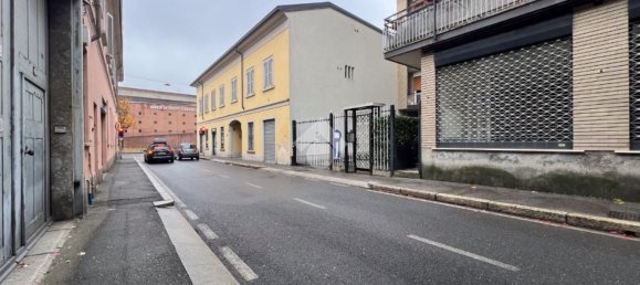 83m² Commercial property in Seregno, Italy No. 108897 2