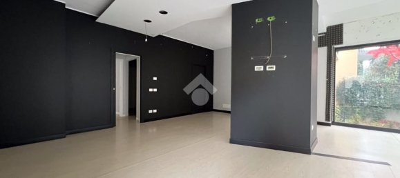 83m² Commercial property in Seregno, Italy No. 108897 5