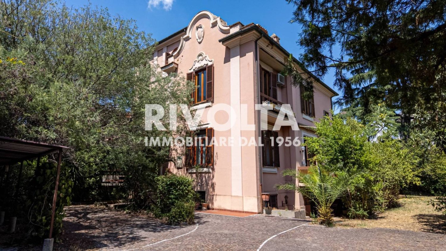 6 bedrooms Villa in Rome, Italy No. 325954