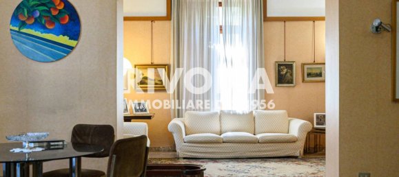 6 bedrooms Villa in Rome, Italy No. 325954 4