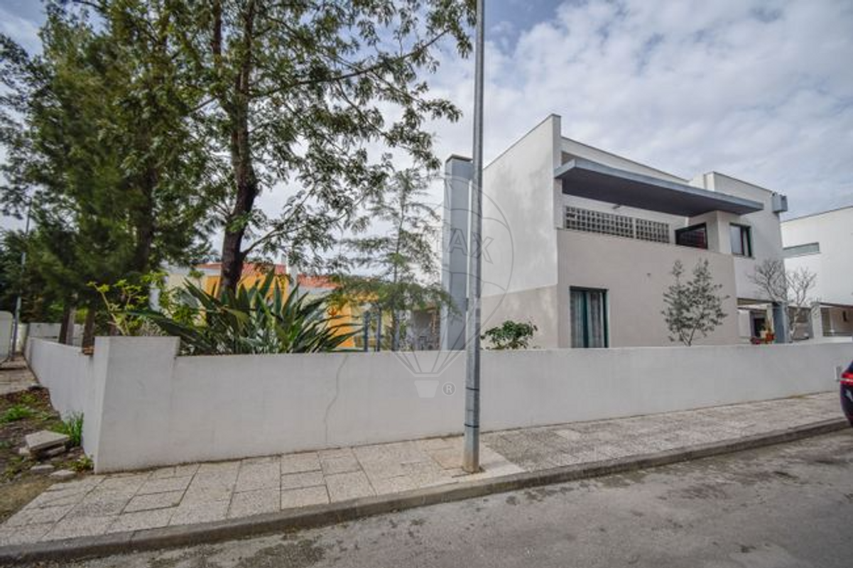 5 bedrooms House in Corroios, Portugal No. 187565