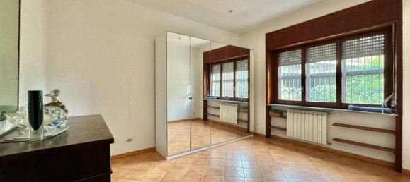 2 rooms Apartment in Naples, Italy No. 171605 6
