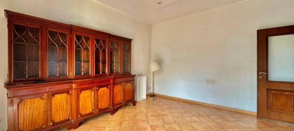 2 rooms Apartment in Naples, Italy No. 171605 3