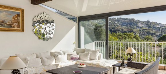 4 bedrooms Villa in Cannes, France No. 1931 4