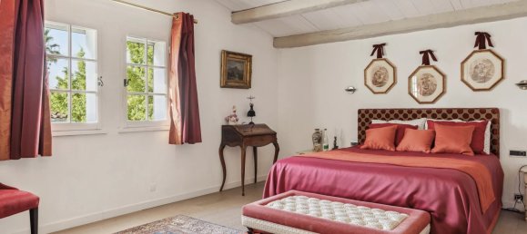 4 bedrooms Villa in Cannes, France No. 1931 3