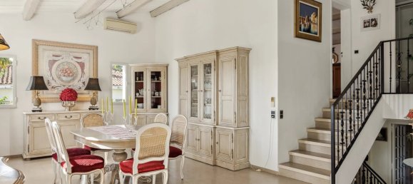 4 bedrooms Villa in Cannes, France No. 1931 6