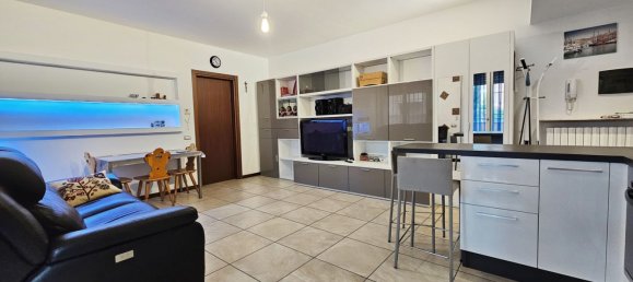 2 rooms Apartment in Saronno, Italy No. 334209 3